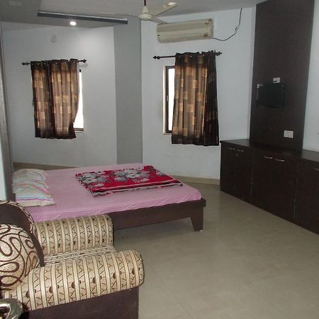 Hotel Rudraksh Virani Bagian luar foto