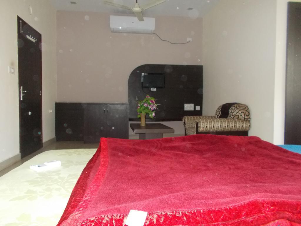 Hotel Rudraksh Virani Bagian luar foto