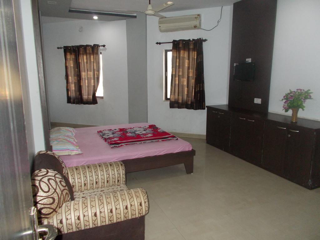 Hotel Rudraksh Virani Bagian luar foto