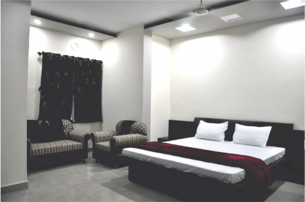 Hotel Rudraksh Virani Bagian luar foto